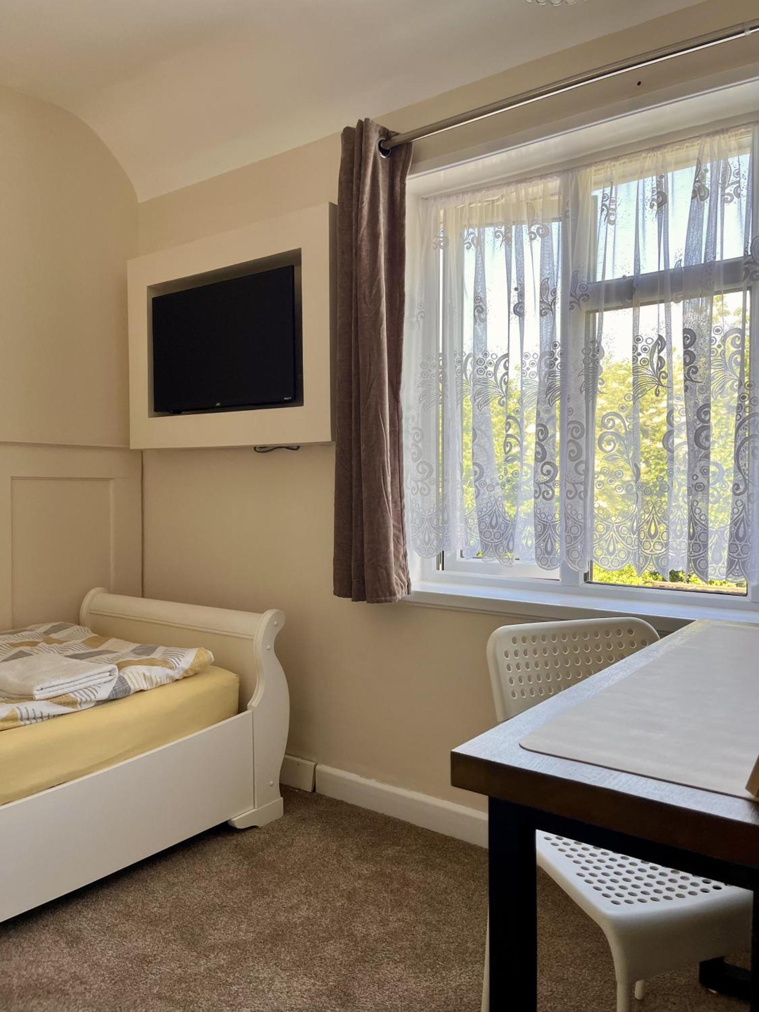 Home Accommodation Southampton Exterior foto